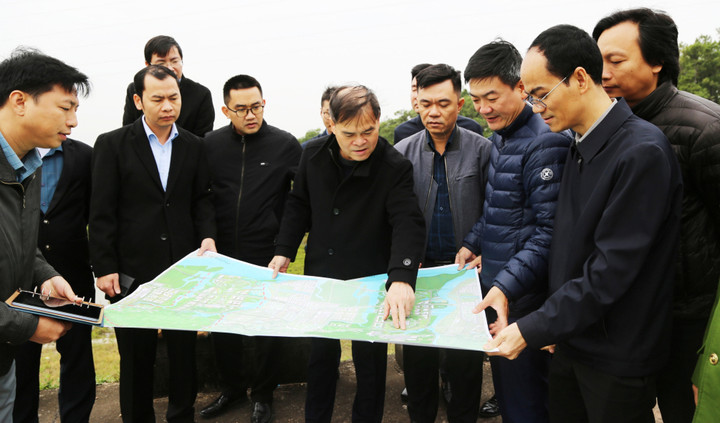 Quảng Ninh tính xây Trung tâm hành chính mới, có quảng trường chứa 100.000 người- Ảnh 1.