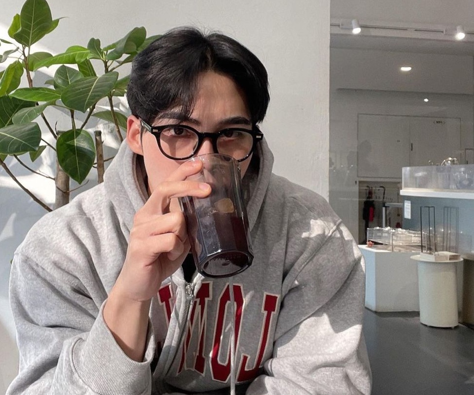 Ngoài 30 tuổi xương đã "xốp như tổ ong", ho cũng gãy xương đùi vì mê loại nước "ngòn ngọt", uống tê đầu lưỡi - Ảnh 3.