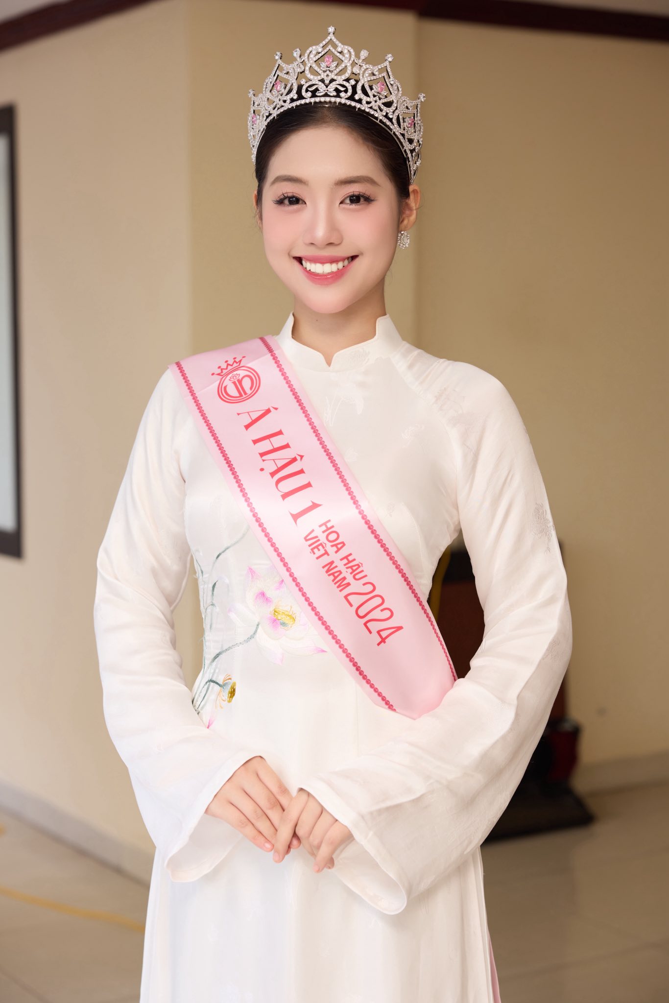 Mỹ nhân cao 1m70 mang quân hàm thiếu úy "lọt top tìm kiếm" với Đình Bắc: Từ gia thế đến học vấn đều đỉnh cao - Ảnh 4.