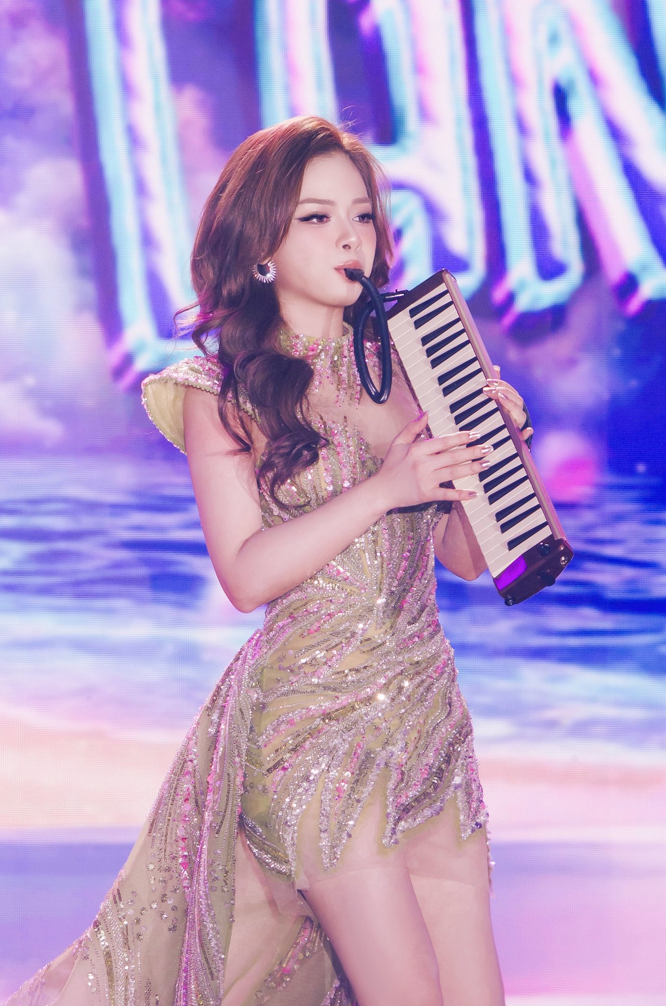 Giảng viên thanh nhạc đắt show nhất Việt Nam: Thủ khoa trường nghệ thuật, sự nghiệp lẫn nhan sắc đều lên hương- Ảnh 6.