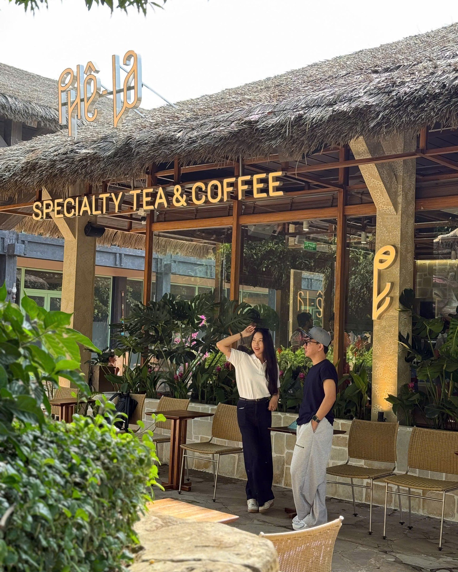 Tốn 1 triệu đồng mới được quyền mua một ly Phê La, chi nhánh mới khiến khách nghe xong muốn quay xe gấp- Ảnh 5. Tốn 1 triệu đồng mới được quyền mua một ly Phê La, chi nhánh mới khiến khách nghe xong muốn quay xe gấp- Ảnh 5.