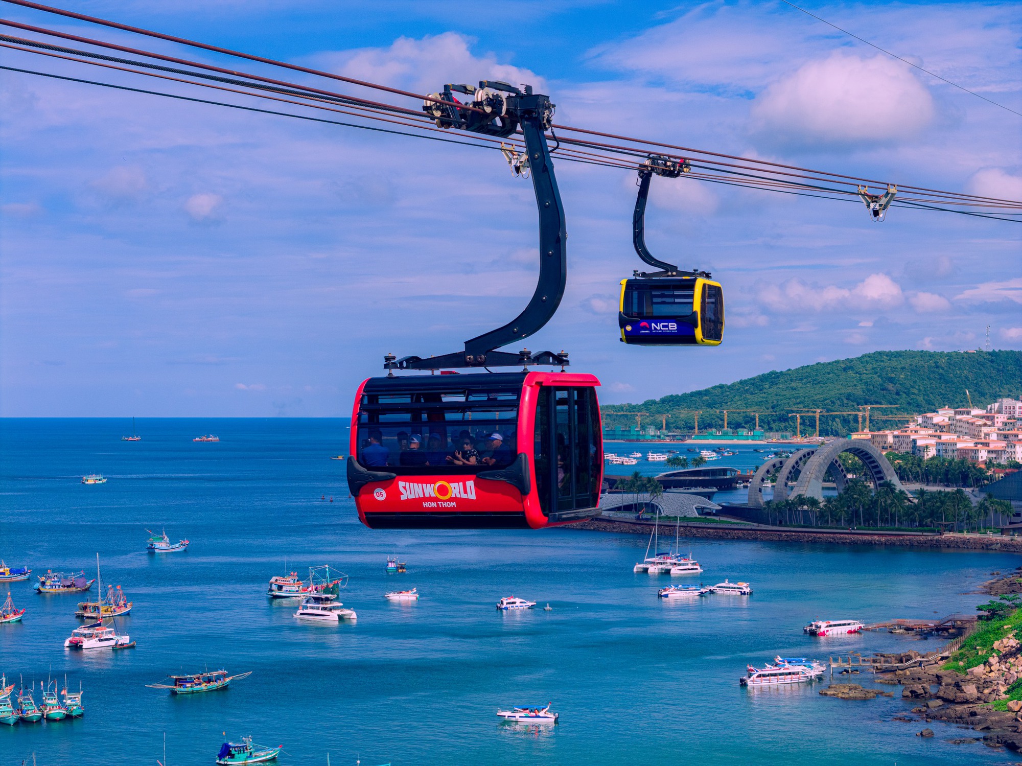 Tốn 1 triệu đồng mới được quyền mua một ly Phê La, chi nhánh mới khiến khách nghe xong muốn quay xe gấp- Ảnh 2. Tốn 1 triệu đồng mới được quyền mua một ly Phê La, chi nhánh mới khiến khách nghe xong muốn quay xe gấp- Ảnh 2.