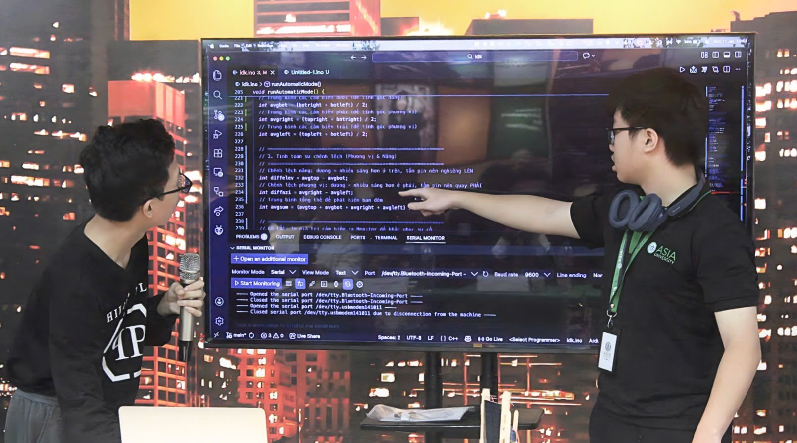 Sinh viên năm nhất làm chủ hệ thống theo dõi mặt trời – tín hiệu mới từ đào tạo bán dẫn - Ảnh 1.