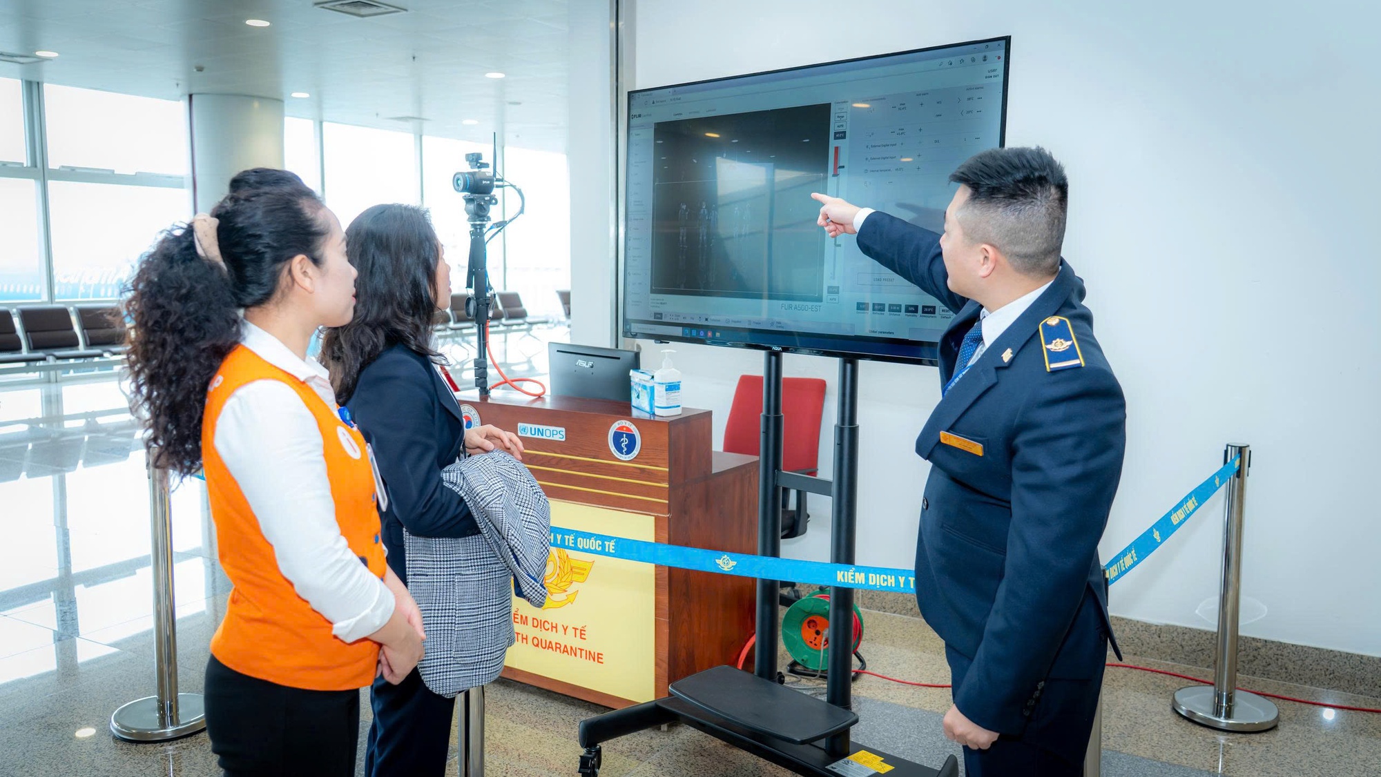 Ngăn chặn virus Nipah: Cận cảnh máy quét hồng ngoại hiện đại tại sân bay Nội Bài - Ảnh 6.