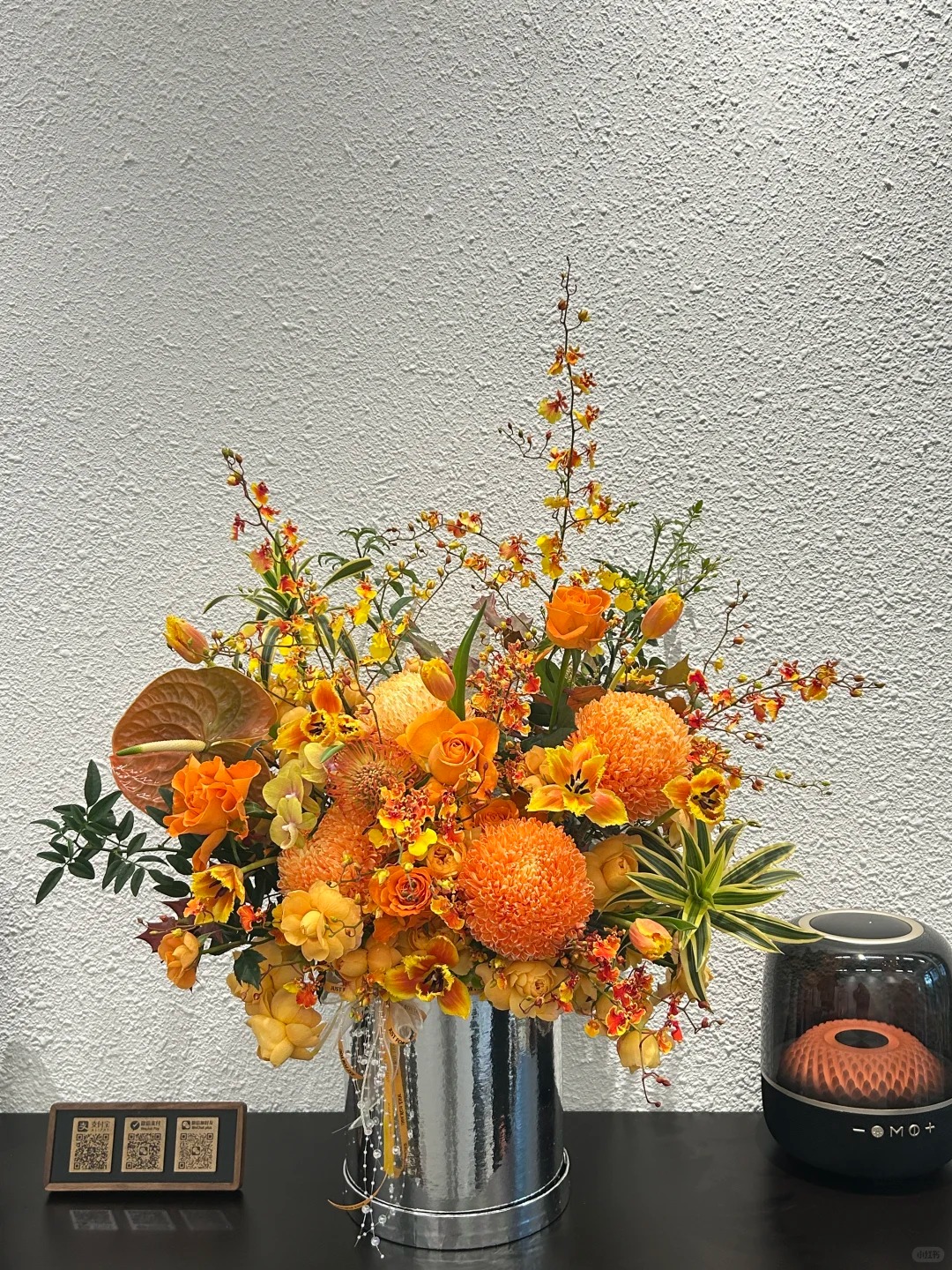 Chi hơn 300k rước bình hoa "khổng lồ" về nhà: Loài hoa định nghĩa lại hai chữ "phú quý" cho phòng khách ngày xuân - Ảnh 3. Chi hơn 300k rước bình hoa "khổng lồ" về nhà: Loài hoa định nghĩa lại hai chữ "phú quý" cho phòng khách ngày xuân - Ảnh 3.