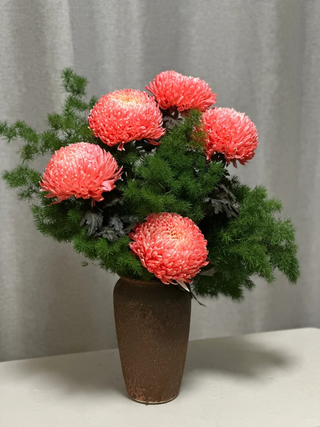 Chi hơn 300k rước bình hoa "khổng lồ" về nhà: Loài hoa định nghĩa lại hai chữ "phú quý" cho phòng khách ngày xuân - Ảnh 32. Chi hơn 300k rước bình hoa "khổng lồ" về nhà: Loài hoa định nghĩa lại hai chữ "phú quý" cho phòng khách ngày xuân - Ảnh 32.