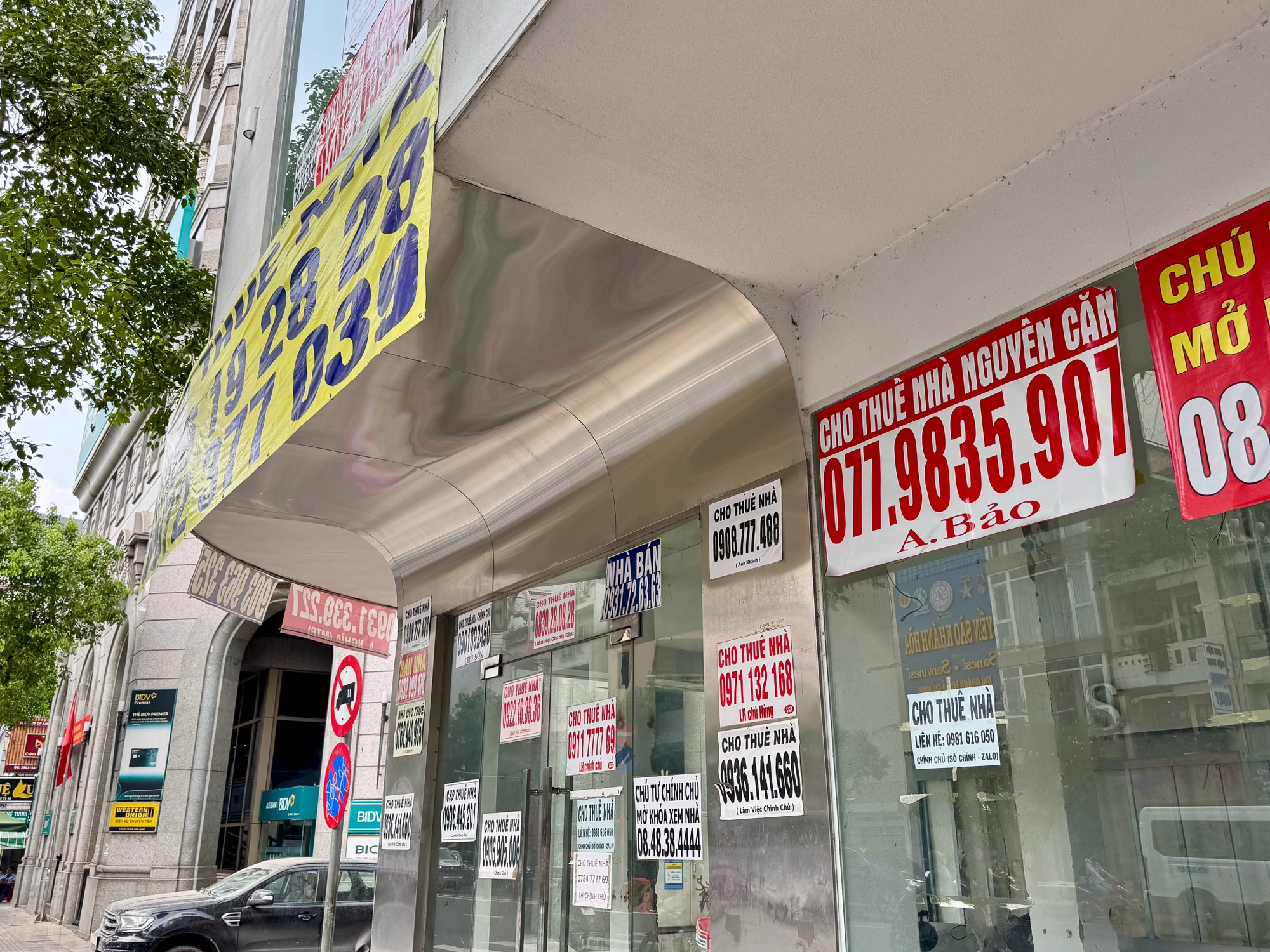 Cận Tết mặt bằng trung tâm “cài then đóng cửa”, giá thuê giảm sâu- Ảnh 2. Cận Tết mặt bằng trung tâm “cài then đóng cửa”, giá thuê giảm sâu- Ảnh 2.