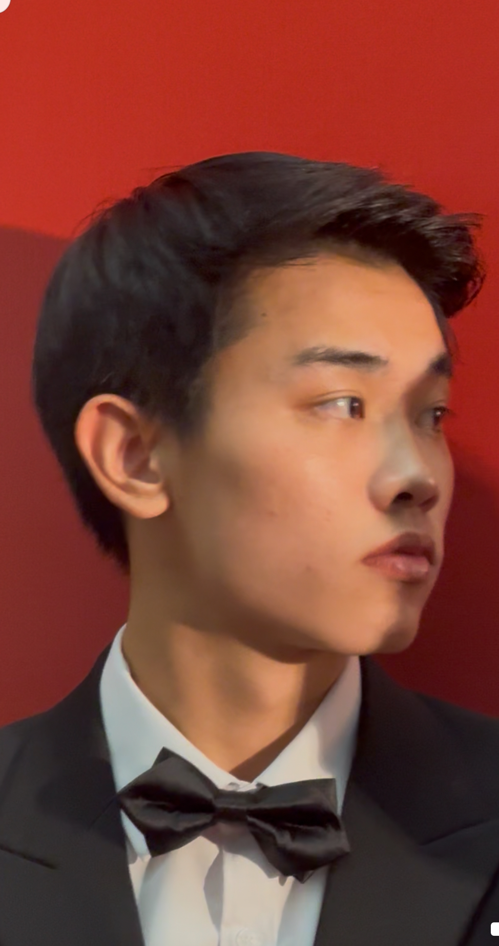 Á hậu cũng mê Đình Bắc như thường, hoá fan girl khi hotboy U23 Việt Nam diện vest bảnh bao khoe visual phát sáng- Ảnh 6.