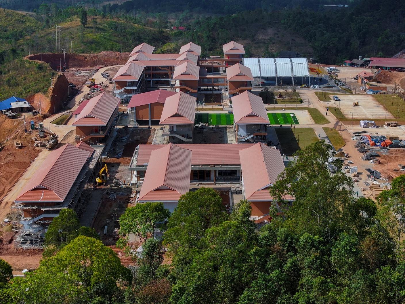 Cận cảnh trường phổ thông hiện đại nhất biên giới phía Bắc: Rộng 6,88 ha, vốn đầu tư 230 tỷ đồng- Ảnh 2.