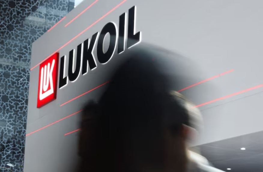 Dầu khí Nga lùi bước trước đòn trừng phạt: Lukoil bán tài sản toàn cầu cho nhà đầu tư Mỹ- Ảnh 1.