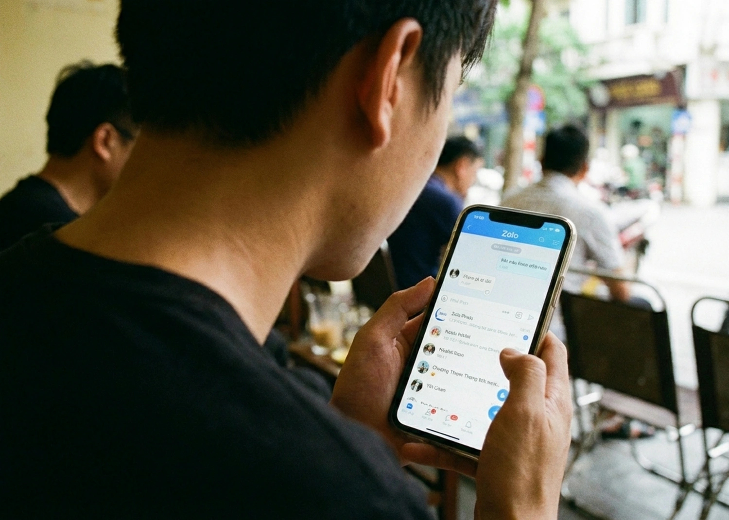 Công an cảnh báo người dân không cung cấp các thông tin sau qua Zalo - Ảnh 1.