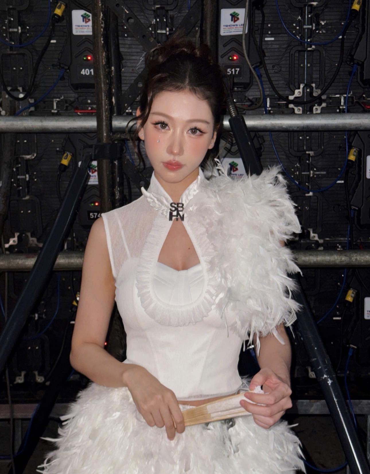 Mỹ nhân Việt nhiều lần gây sốt Trung Quốc: Cứ ra nhạc là có hit, là nghệ sĩ nữ nhiều MV trăm triệu view nhất showbiz- Ảnh 10.