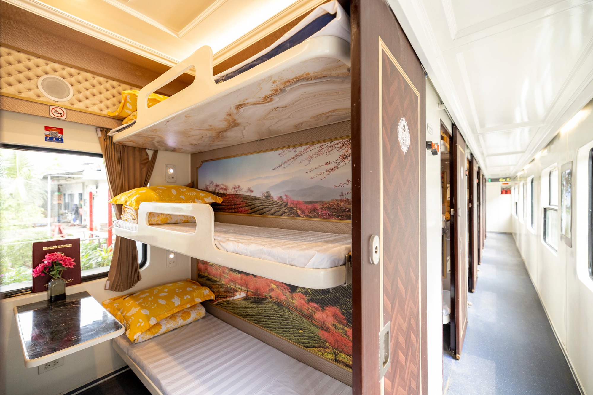 Chuyến tàu mới nhất của đường sắt Việt Nam: Mới chạy được 1 ngày, không gian trên tàu gây chú ý - Ảnh 9.