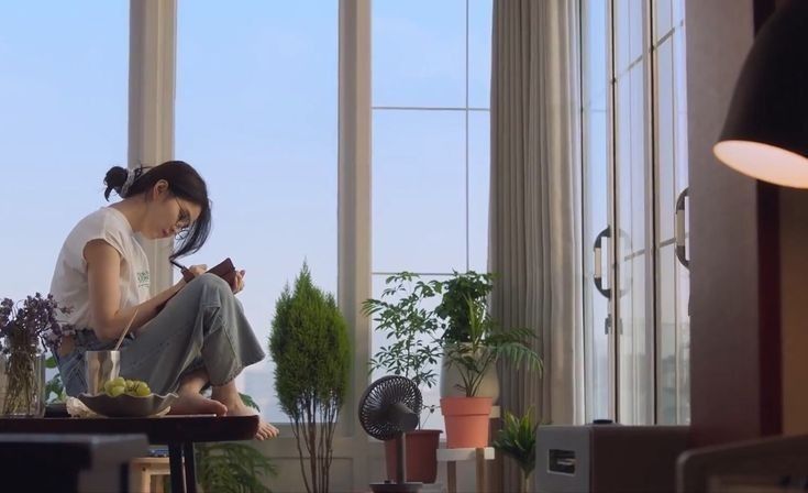 35 tuổi, sống trong căn phòng 28m²: Tôi thoát khỏi cảm giác "thất bại" nhờ một quyết định tưởng rất nhỏ - bắt đầu tiết kiệm tiền- Ảnh 2.