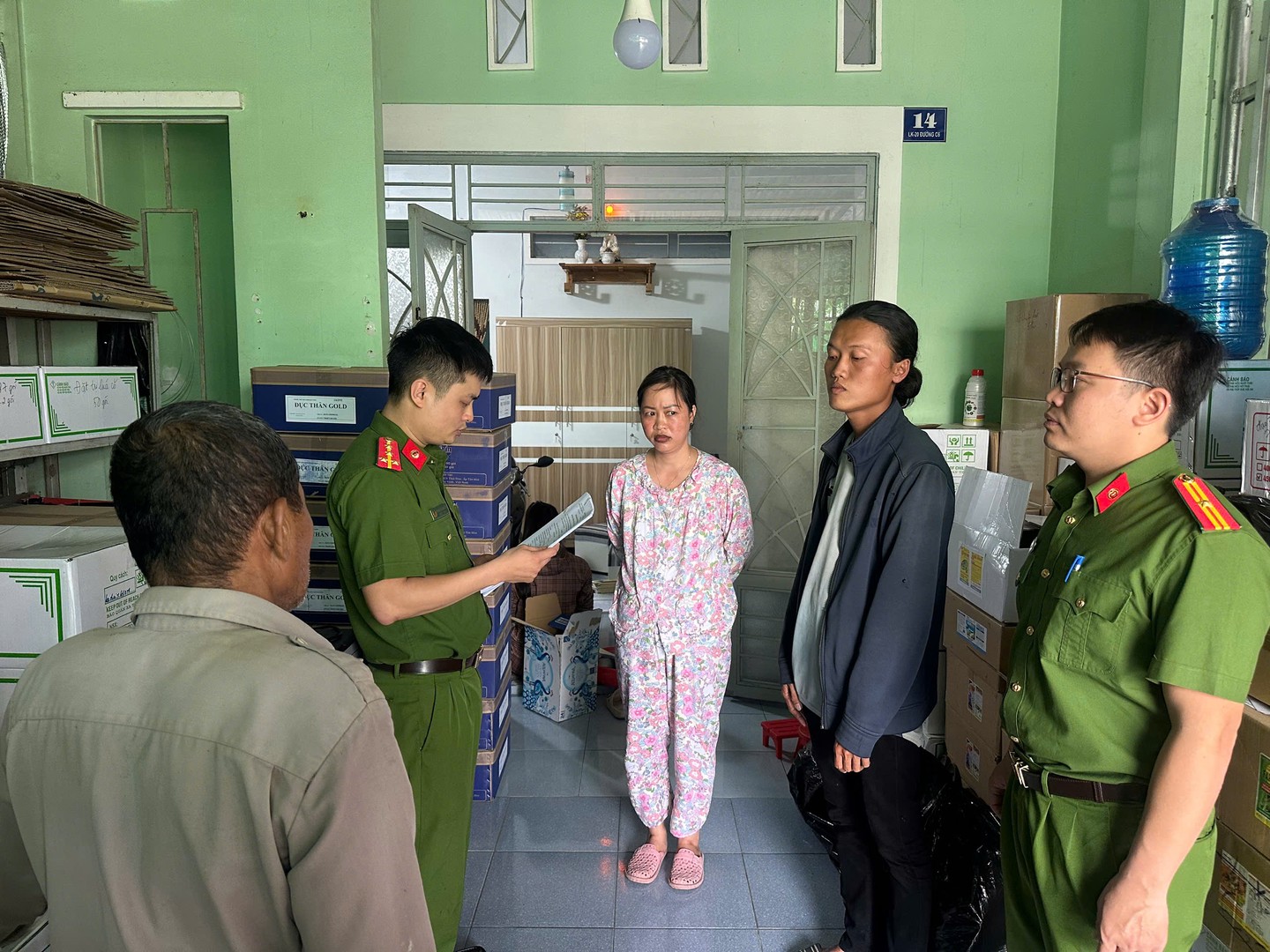 Khám xét khẩn cấp công ty của Nguyễn Văn Tám tại 8 tỉnh, thành - Ảnh 3.