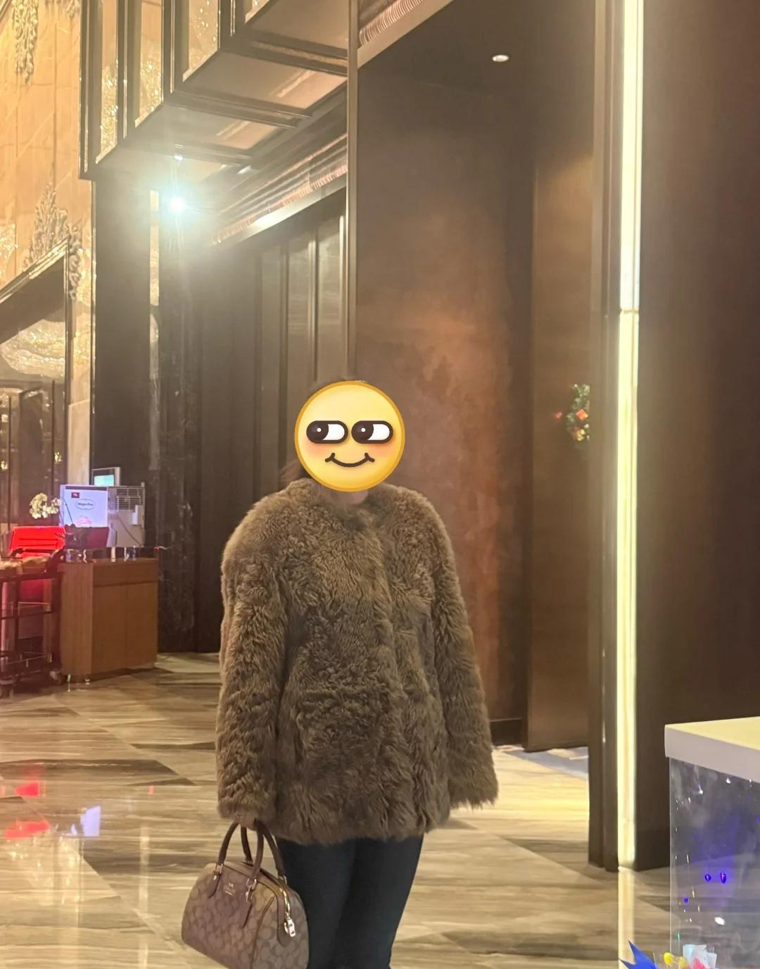 Dọn nửa tủ quần áo mới ngộ ra: 8 kiểu đồ “nhìn thì mê” nhưng mặc cực khó - mua về chỉ tổ phí tiền- Ảnh 10. Dọn nửa tủ quần áo mới ngộ ra: 8 kiểu đồ “nhìn thì mê” nhưng mặc cực khó - mua về chỉ tổ phí tiền- Ảnh 10.