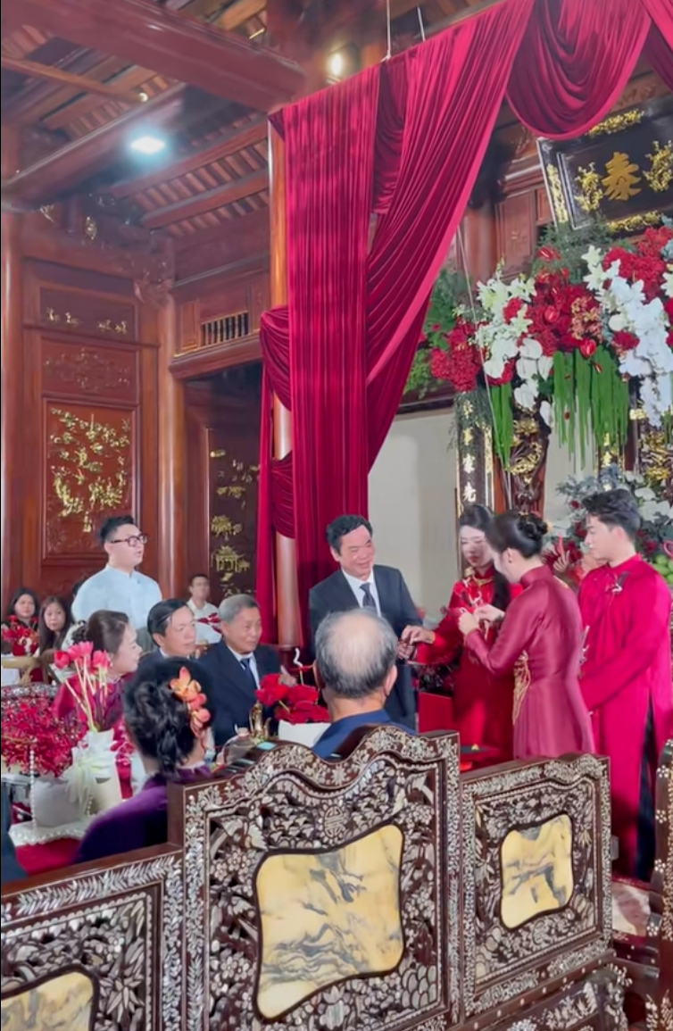 Đám cưới Biên Hòa gây ấn tượng mạnh: Không phô trương hồi môn nhưng tư gia nhà gái khiến ai nhìn cũng "ao ước"- Ảnh 2.