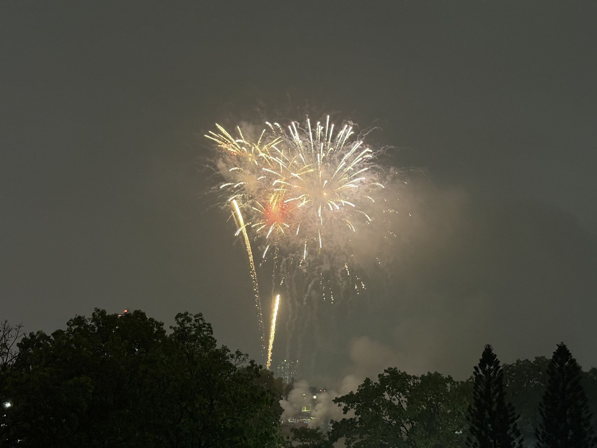 TPHCM chốt danh sách hàng loạt địa điểm bắn pháo hoa vào đêm giao thừa Tết Bính Ngọ - Ảnh 1.