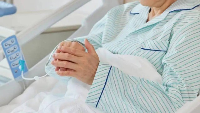 Người đàn ông 77 tuổi đã sống chung với bệnh ung thư cho đến năm 95 tuổi: Phương pháp của ông chỉ gói gọn trong 5 từ- Ảnh 1.