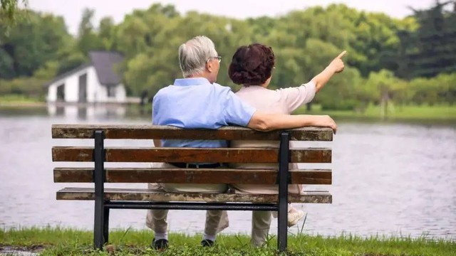 Người đàn ông 77 tuổi đã sống chung với bệnh ung thư cho đến năm 95 tuổi: Phương pháp của ông chỉ gói gọn trong 5 từ- Ảnh 2.