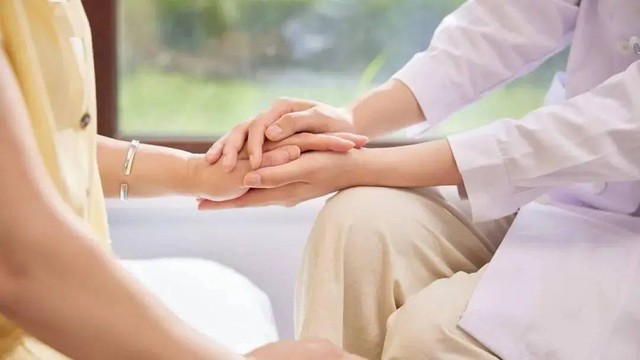 Người đàn ông 77 tuổi đã sống chung với bệnh ung thư cho đến năm 95 tuổi: Phương pháp của ông chỉ gói gọn trong 5 từ- Ảnh 3.