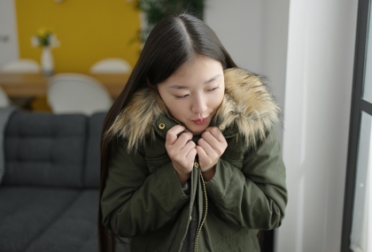 Trời càng lạnh càng dễ đột quỵ, nhồi máu cơ tim: Bác sĩ cảnh báo 6 cách giữ ấm tưởng đúng mà hóa ra rất nguy hiểm- Ảnh 3.