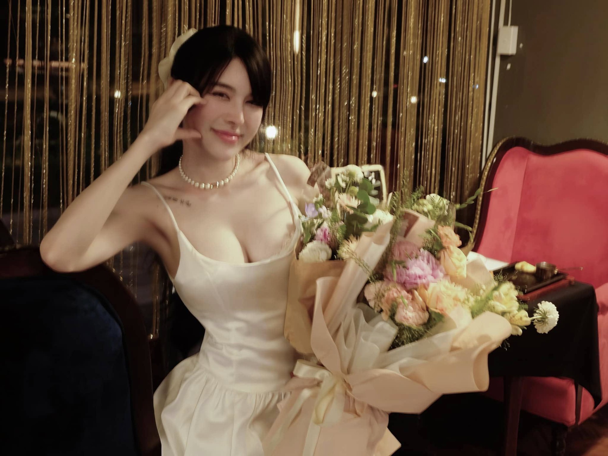 Visual nét căng, vóc dáng nuột của cô gái được cầu thủ Văn Thanh "ting ting" 500 triệu gây sốt cõi mạng - Ảnh 6.