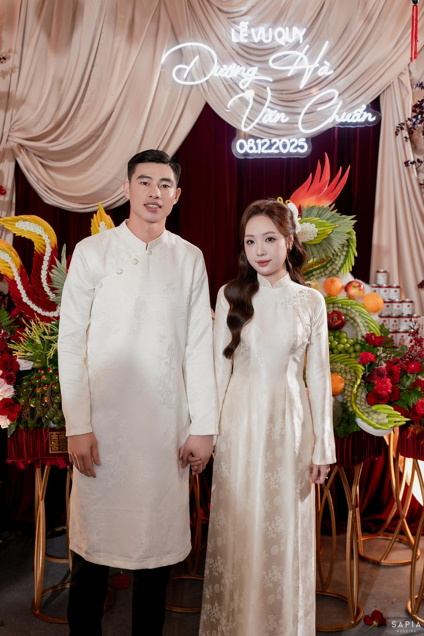 Thủ môn U23 Việt Nam cuới vợ thạc sĩ hơn 3 tuổi, visual cô dâu sáng bừng- Ảnh 5.