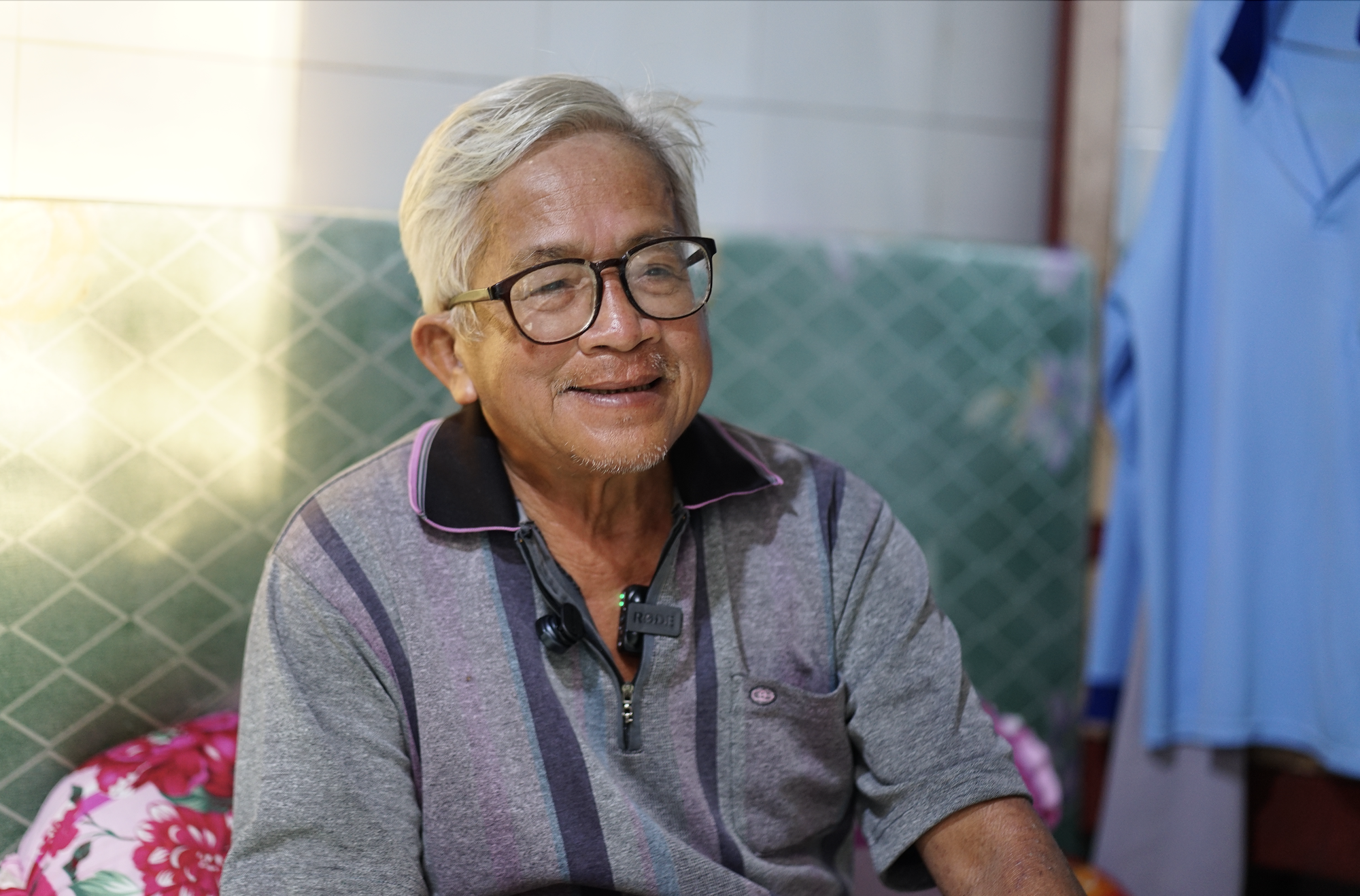 Câu chuyện bất ngờ phía sau chiếc xe trái cây vỡ nát của người đàn ông 64 tuổi một mình nuôi vợ bệnh ở TP.HCM- Ảnh 8.