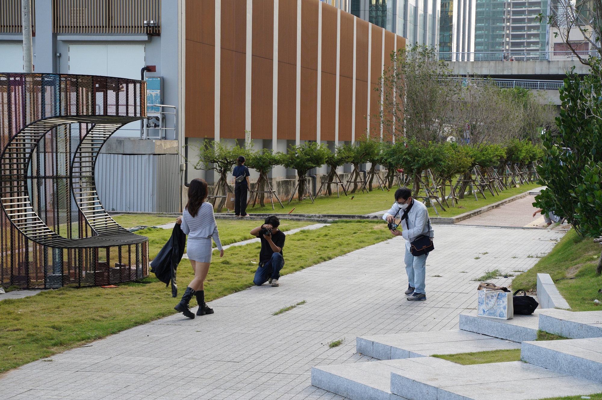 Tòa nhà cao thứ 3 TP.HCM lập tức soán ngôi đông khách nhất dịp lễ nhờ tung vườn hoa Tết khổng lồ- Ảnh 9.