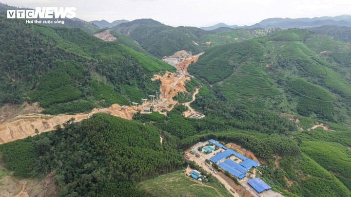 Trên công trường đường hầm dài nhất cao tốc Khánh Hòa – Buôn Ma Thuột- Ảnh 1.