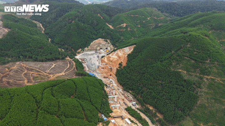 Trên công trường đường hầm dài nhất cao tốc Khánh Hòa – Buôn Ma Thuột- Ảnh 11.