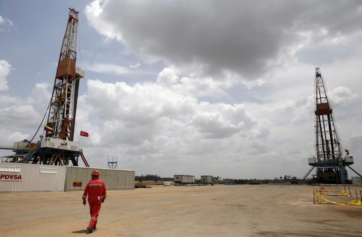 Hàng tỷ đô la Mỹ cũng khó vực dậy nhanh ngành dầu mỏ Venezuela- Ảnh 1.
