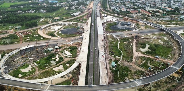 Siêu dự án 16 tỷ USD lớn nhất Việt Nam: 15.000 người "phủ kín" đại công trường ngày nghỉ lễ- Ảnh 4.