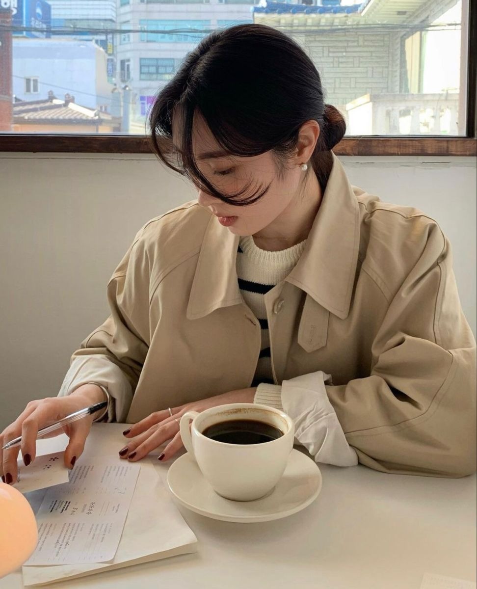 Sau 30 tuổi, bạn không dám nghỉ việc vì sợ không ai tuyển, không dám ốm đau vì còn gia đình, không dám ước mơ vì giờ tiền quan trọng hơn mọi thứ?- Ảnh 1.