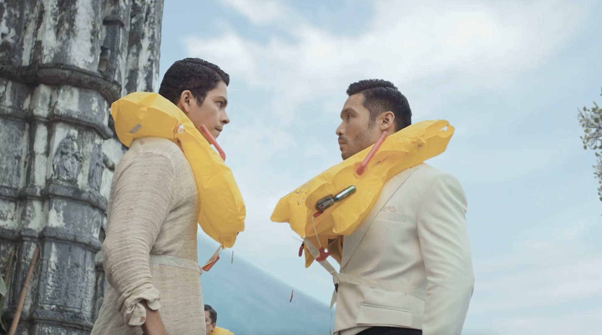 1 hãng hàng không làm hẳn phim tình cảm kịch tính để hướng dẫn an toàn bay, nội dung "quá đỉnh" - Ảnh 8. 1 hãng hàng không làm hẳn phim tình cảm kịch tính để hướng dẫn an toàn bay, nội dung "quá đỉnh" - Ảnh 8.