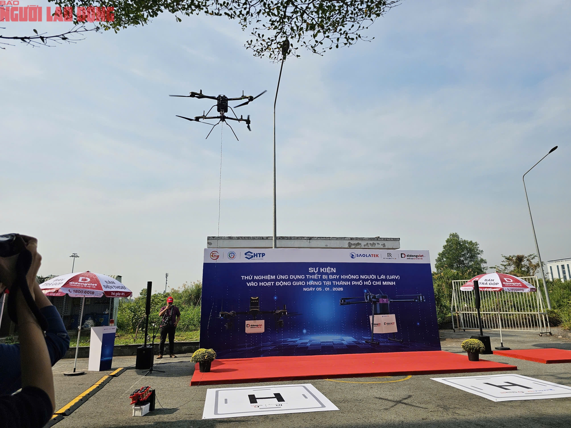 Chính thức thử nghiệm giao hàng bằng drone tại TPHCM - Ảnh 3.