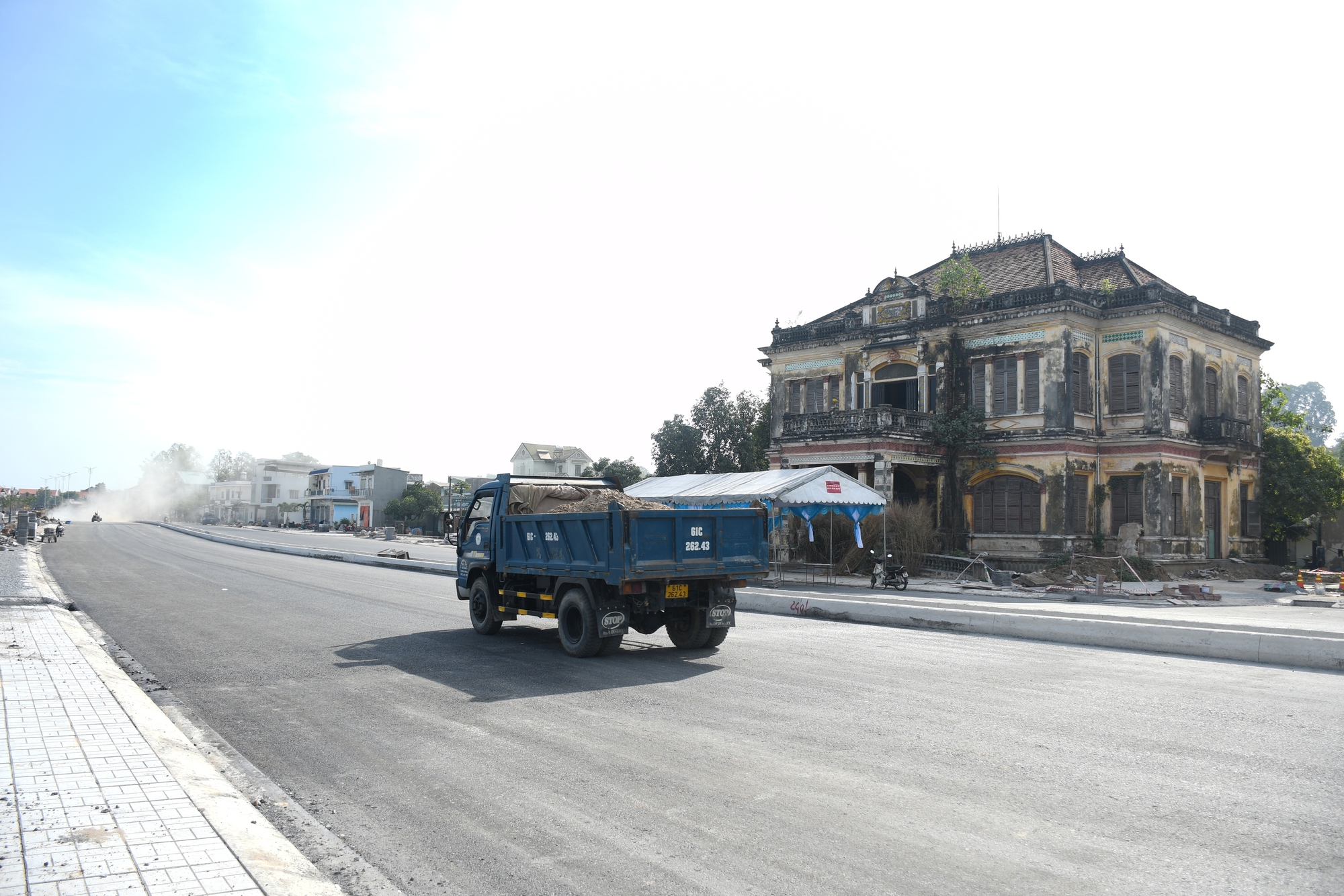 Cận cảnh đường ven sông Đồng Nai hoàn thiện trước Tết Nguyên đán 2026 - Ảnh 5.