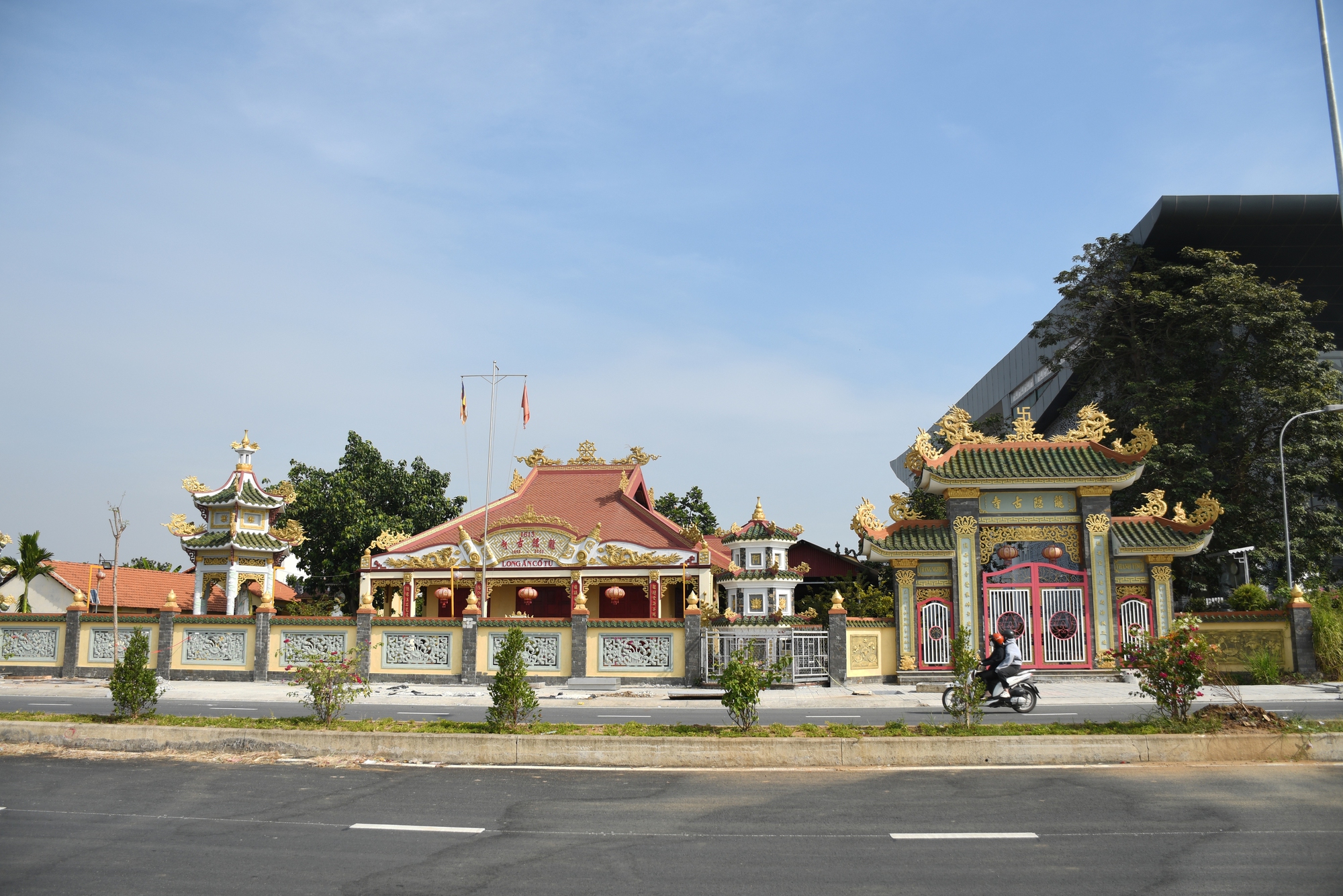 Cận cảnh đường ven sông Đồng Nai hoàn thiện trước Tết Nguyên đán 2026 - Ảnh 9.