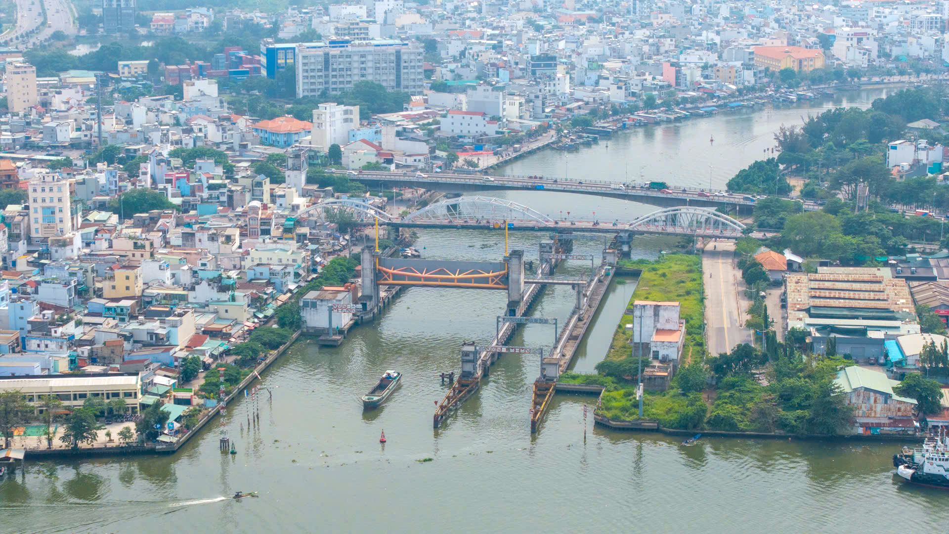 TPHCM: Chờ thành quả 10 năm thi công dự án 10.000 tỉ đồng - Ảnh 1.