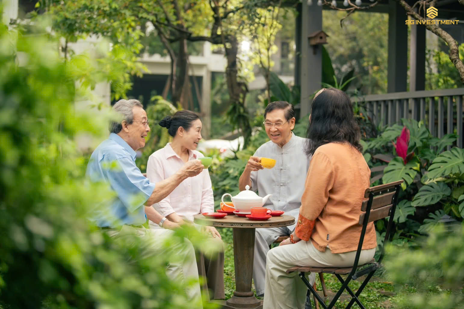 Tuổi tác cao mở rộng tầm nhìn để sống bình an và hạnh phúc hơn - Ảnh 1.