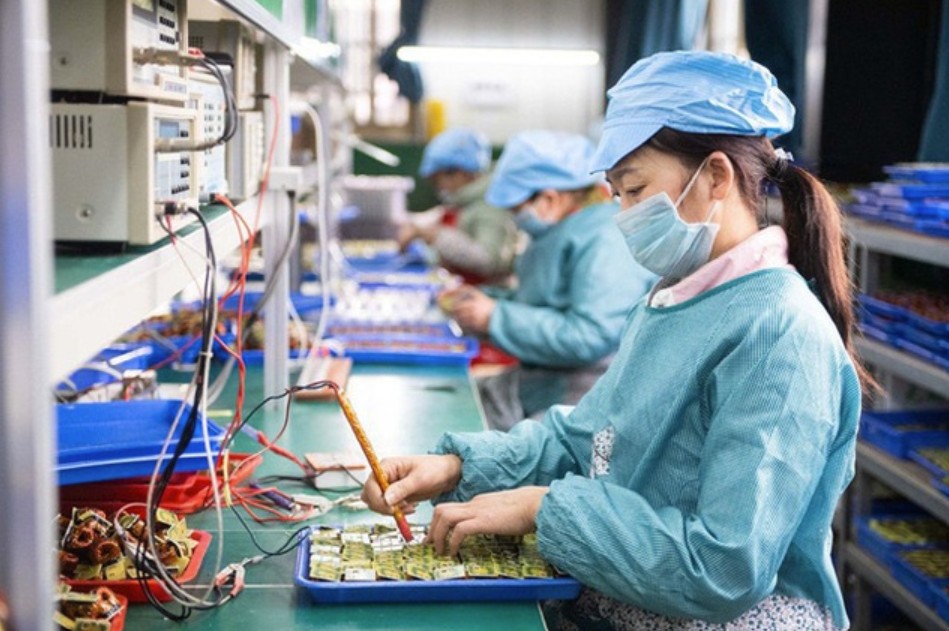 Gần 17,2 nghìn doanh nghiệp thành lập mới trong tháng cuối năm 2025 - Ảnh 1.