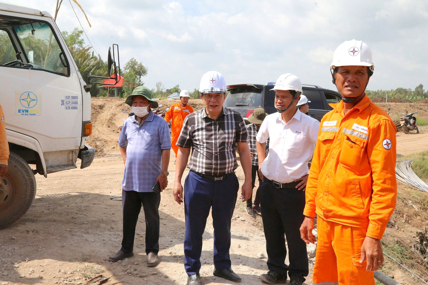 Về đích công trình đường dây 110kV Trần Đề - Trạm 220kV Sóc Trăng tại Cần Thơ- Ảnh 1.