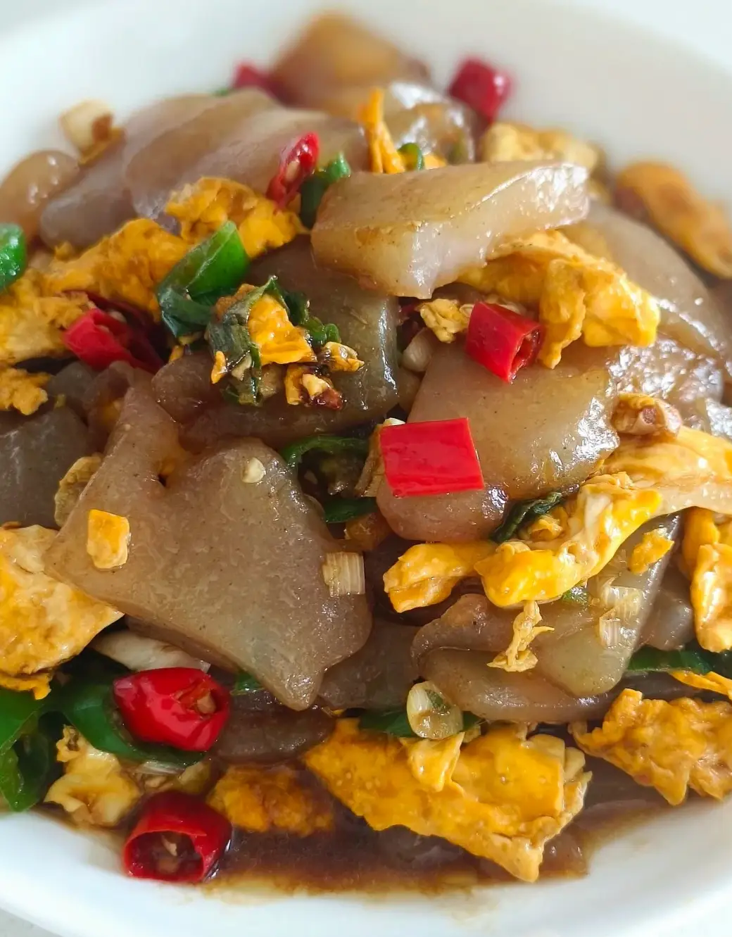 Loại củ "nửa cân tốt hơn ăn 10 con gà", giúp giảm mỡ máu, hạ đường huyết, kiểm soát cholesterol: Mọc đầy ở Việt Nam, có hoa to nhất thế giới- Ảnh 3.