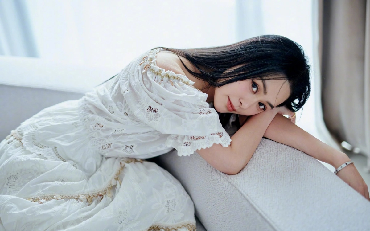 Chung Hân Đồng thừa nhận 2 món giúp mình già chậm: Toàn là thuốc quý trong Đông y, dùng đúng thì sẽ giảm nếp nhăn, khuôn mặt đầy sức sống- Ảnh 9.