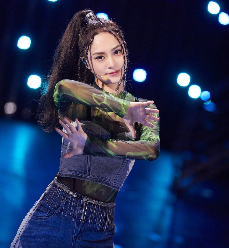 Chung Hân Đồng thừa nhận 2 món giúp mình già chậm: Toàn là thuốc quý trong Đông y, dùng đúng thì sẽ giảm nếp nhăn, khuôn mặt đầy sức sống- Ảnh 6.