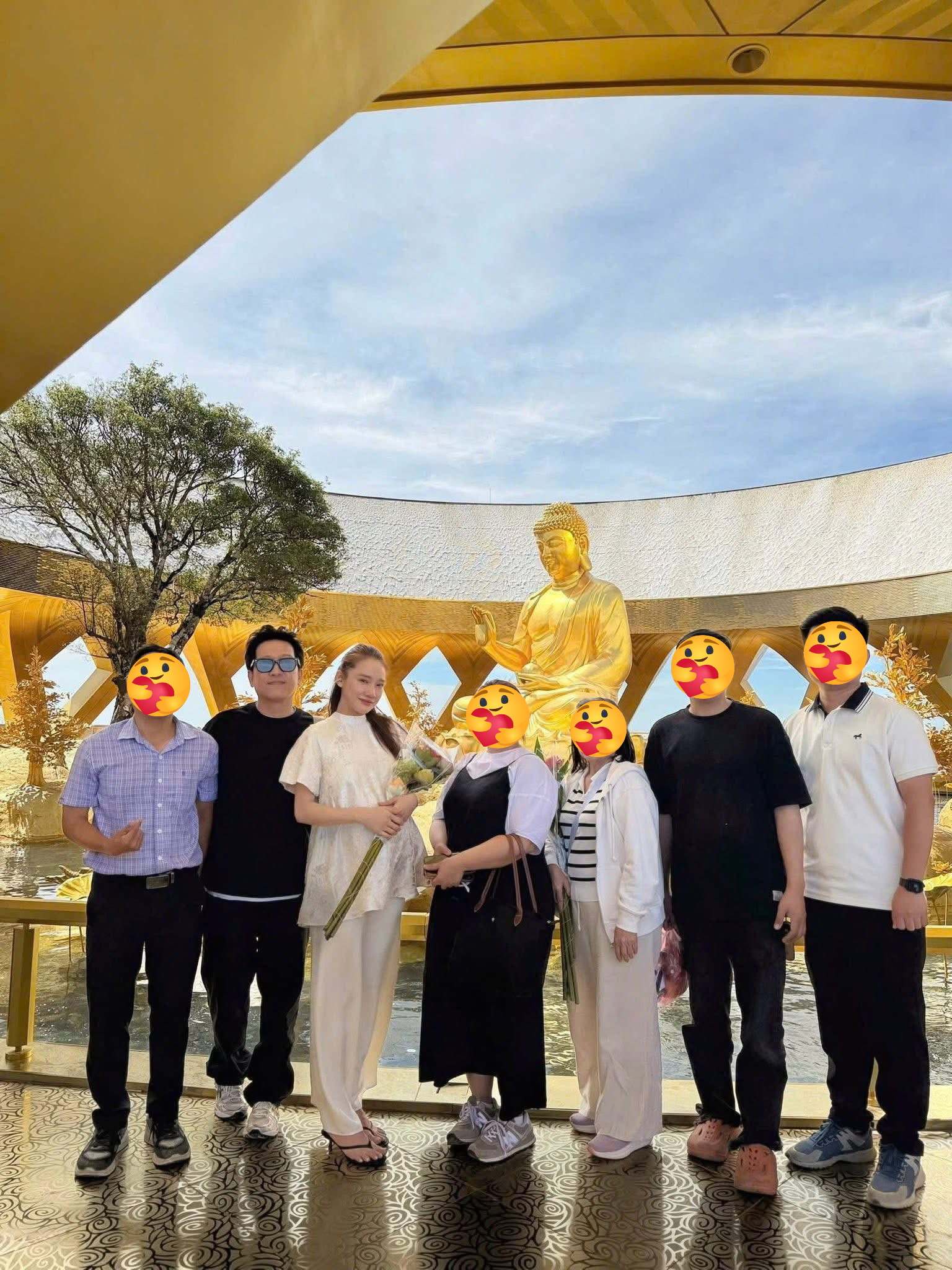 Bắt gặp Nhã Phương cận ngày lâm bồn, thái độ khi khán giả xin chụp ảnh như thế nào?- Ảnh 4.