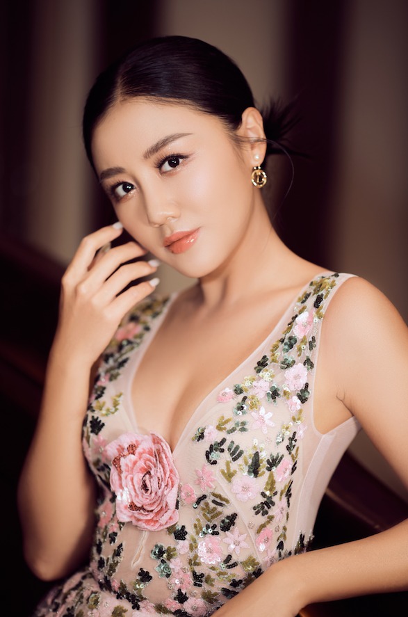 Nữ nghệ sĩ Việt 3 lần đỗ thủ khoa, 31 tuổi vẫn độc thân: Sống xa hoa trong căn duplex hạng sang- Ảnh 1. Nữ nghệ sĩ Việt 3 lần đỗ thủ khoa, 31 tuổi vẫn độc thân: Sống xa hoa trong căn duplex hạng sang- Ảnh 1.