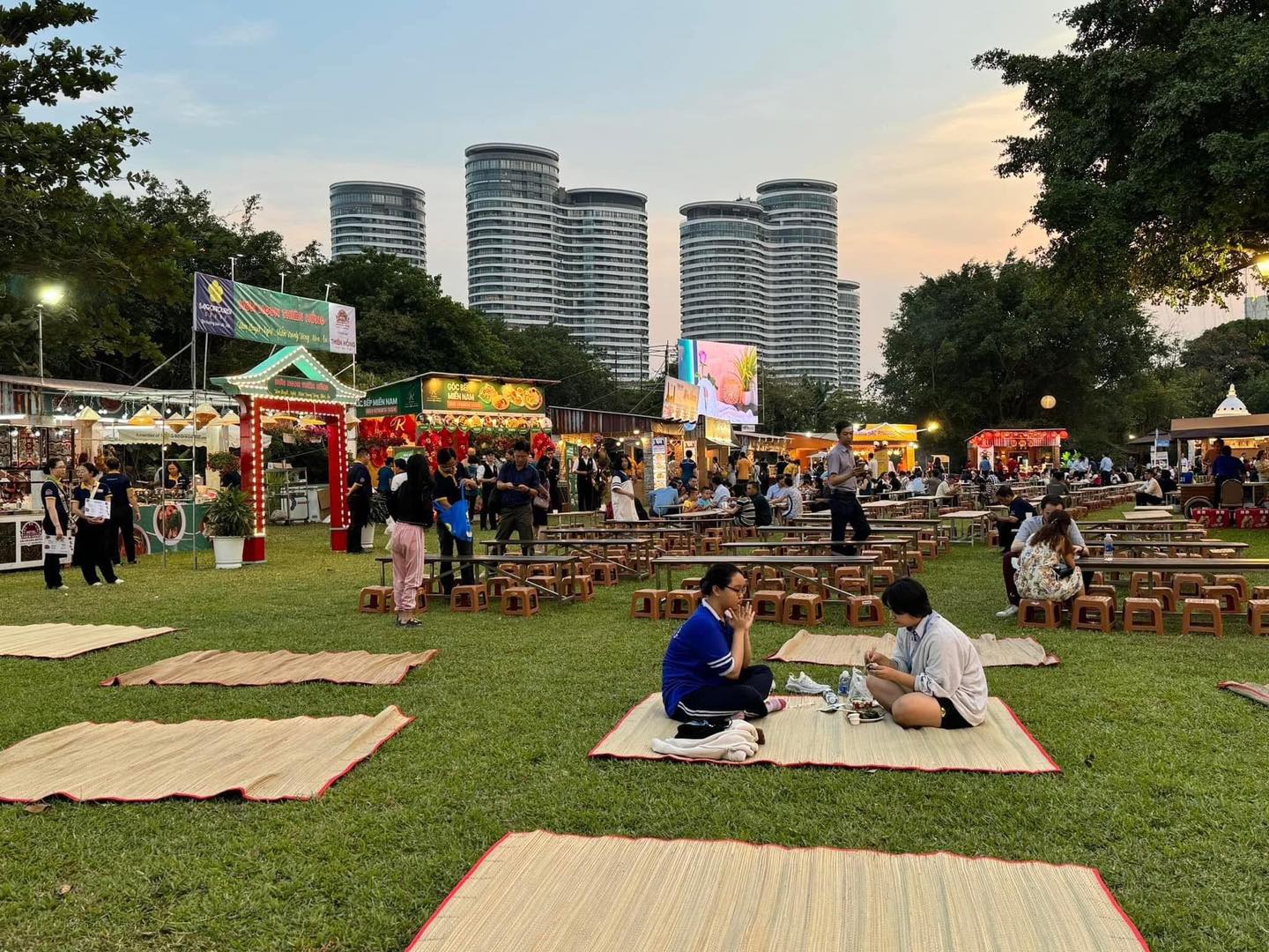 10 địa điểm chụp ảnh Tết miễn phí đang gây bão tại TP.HCM, vừa cổ kính lại đẹp tựa phim trường- Ảnh 21. 10 địa điểm chụp ảnh Tết miễn phí đang gây bão tại TP.HCM, vừa cổ kính lại đẹp tựa phim trường- Ảnh 21.