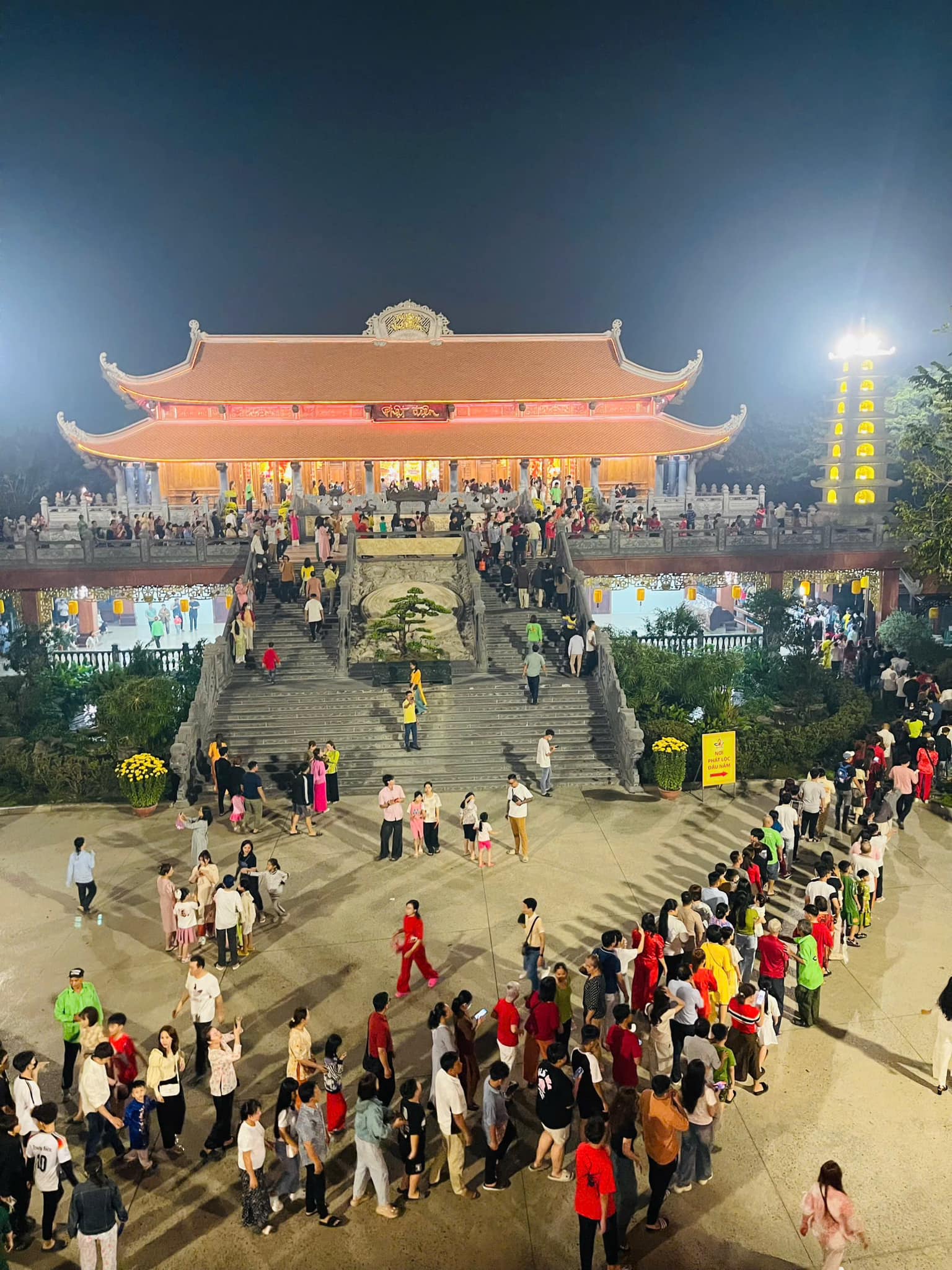 10 địa điểm chụp ảnh Tết miễn phí đang gây bão tại TP.HCM, vừa cổ kính lại đẹp tựa phim trường- Ảnh 6. 10 địa điểm chụp ảnh Tết miễn phí đang gây bão tại TP.HCM, vừa cổ kính lại đẹp tựa phim trường- Ảnh 6.